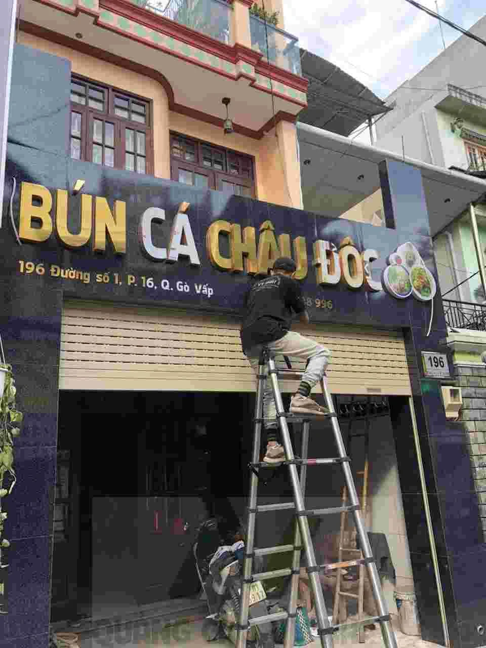 BẢNG HIỆU CHỮ NỔI GIÁ RẺ QUẬN 12 chữ nổi inox vàng