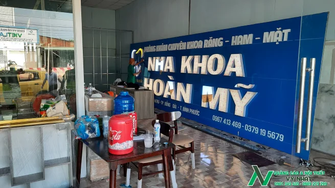 thi công bảng hiệu nh khoa hoàn mỹ