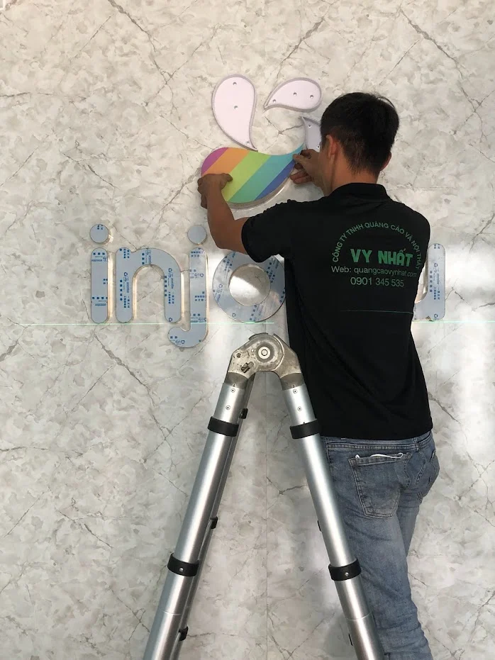 Gia công chữ nổi inox đèn Led giá rẻ Thi công Logo inox