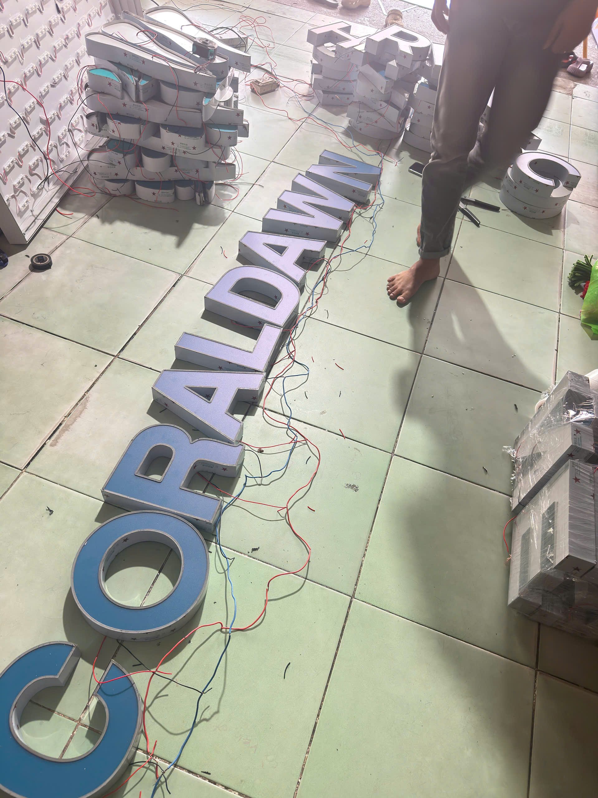 Chữ Inox Mặt Mica In UV Cho Khu Đô Thị Chu inox mat mica in UV khu do thi Quang cao Vy Nhat 4