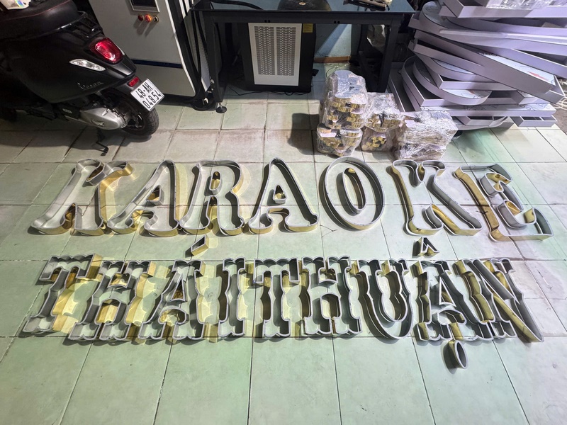 Sản Xuất Chữ Inox Karaoke, Khách Sạn Đẹp, Sắc Xảo San xuat chu inox karaoke khach san 2