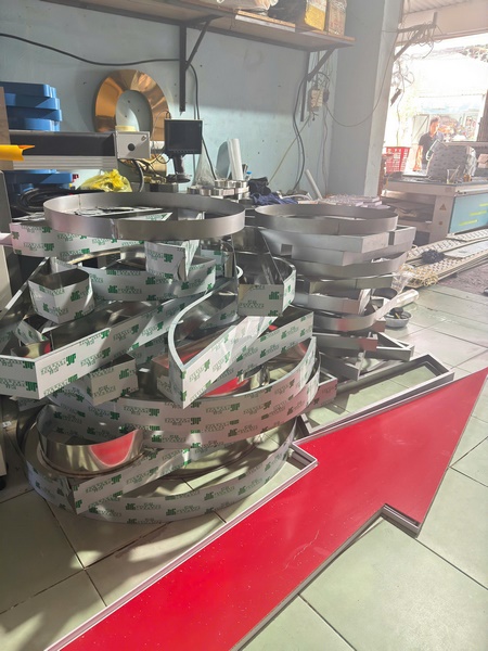 Sản Xuất Chữ Inox Karaoke, Khách Sạn Đẹp, Sắc Xảo San xuat chu inox karaoke khach san 6