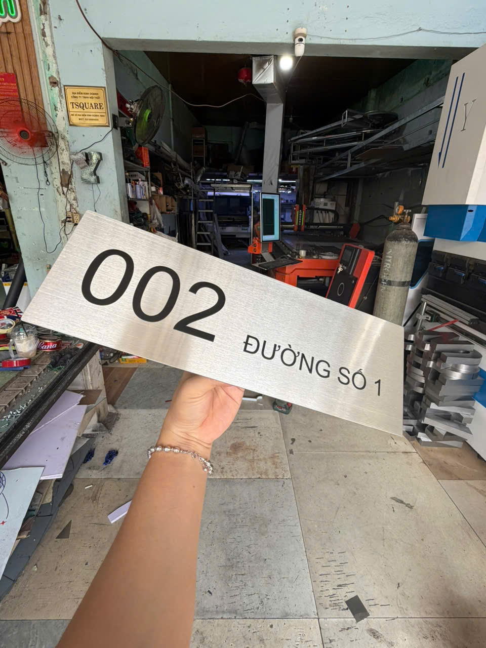 Bảng tên công ty inox ăn mòn giá xưởng, lấy liền Bang ten cong ty inox an mon gia xuong lay lien Quang cao Vy Nhat 4