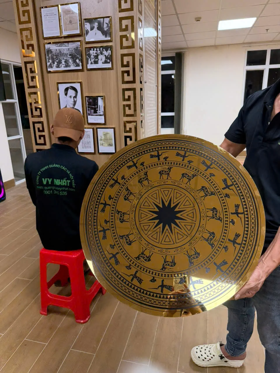 Bảng trống đồng ăn mòn đủ kích thước Bảng Trống Đồng Ăn Mòn Cao Cấp, Sang Trọng | Quảng Cáo Vy Nhất